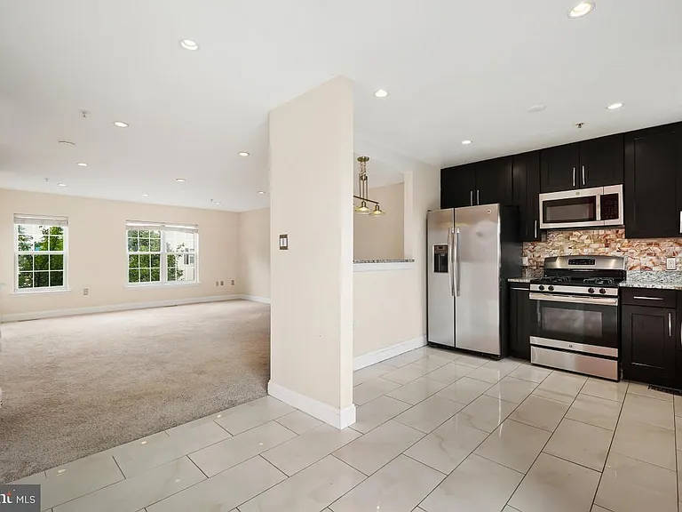 7017 Migliori Ct — Photo 10