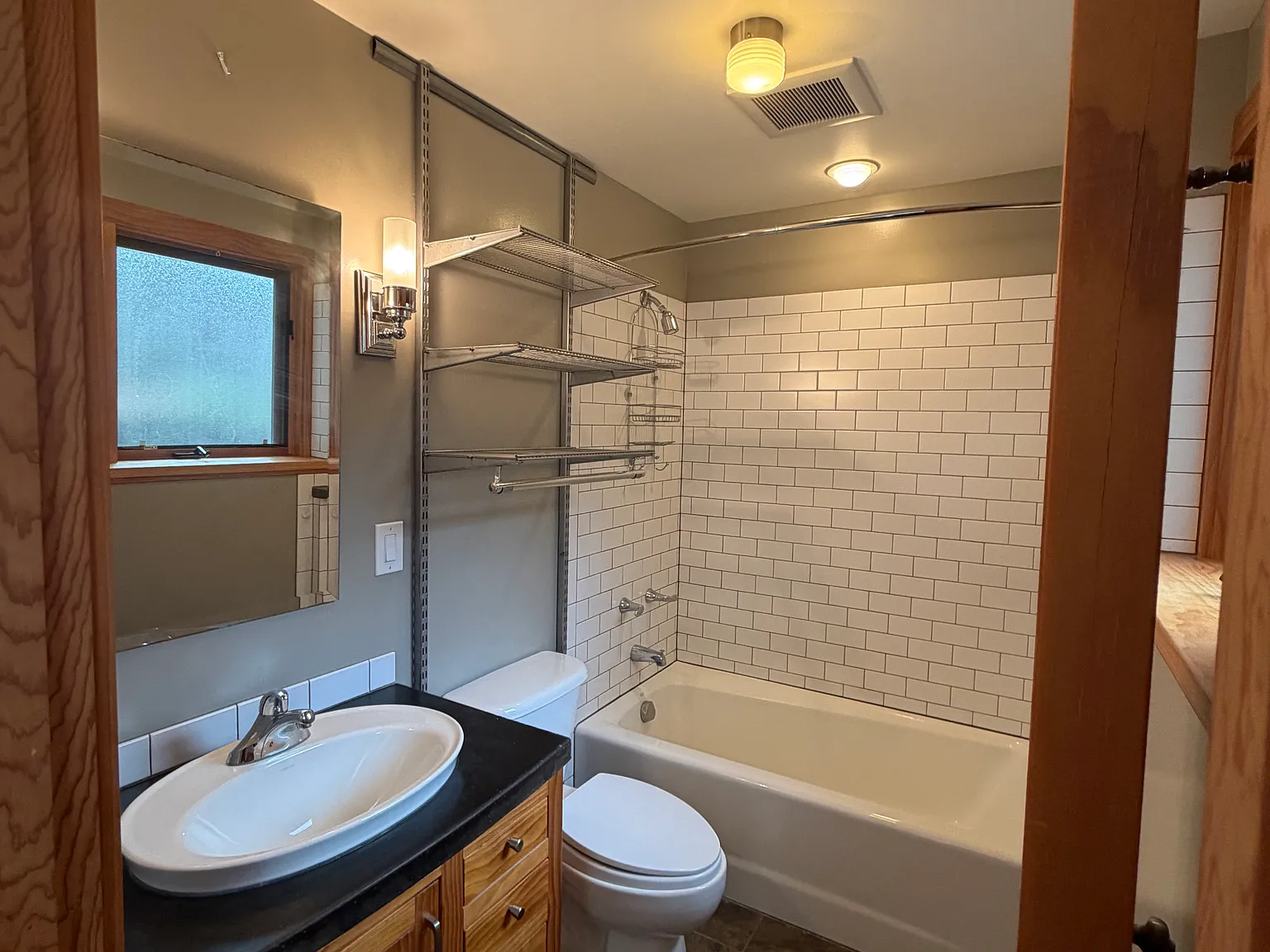 3 bed, 825 sqft, $2,750 — Photo 4