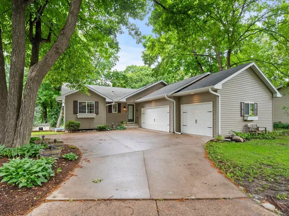 3067 Alexander Ln, Mound, MN 55364