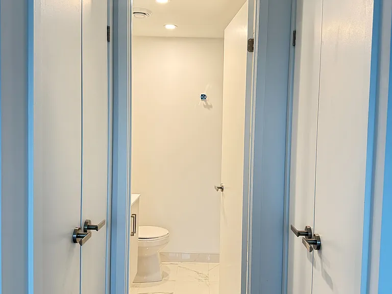 88 Queen St E #2110 — Photo 11