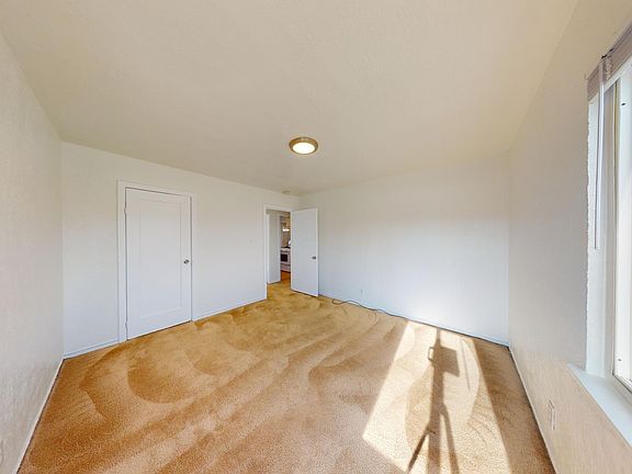 3rd image of 6625 Bancroft Ave #6625
