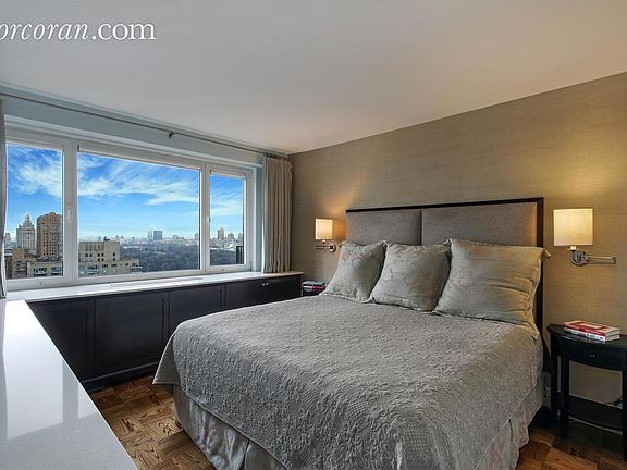 5th image of 10 W 66th St APT 32D