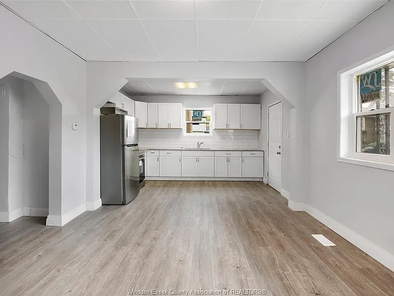 736 University Ave E #1 — Photo 5