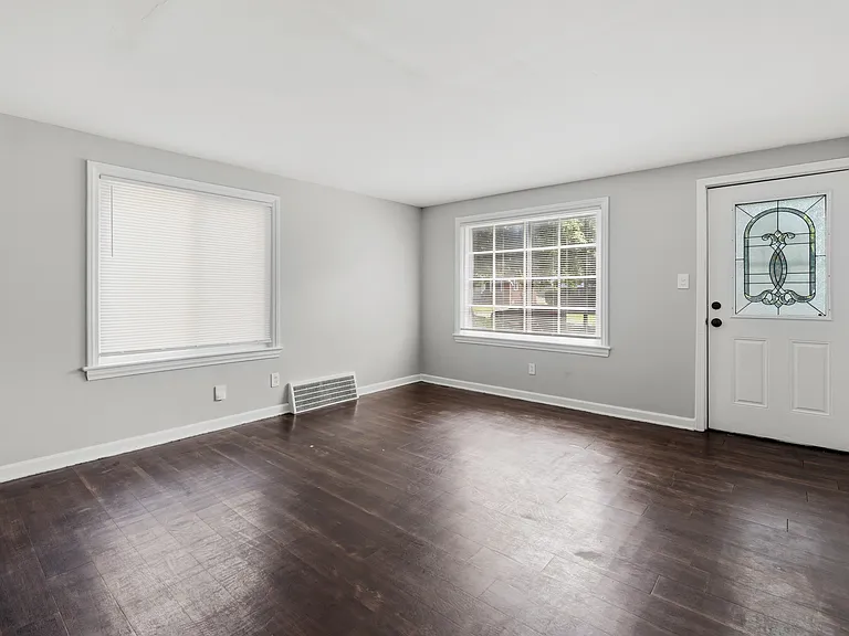 5508 Dalewood Ave — Photo 6