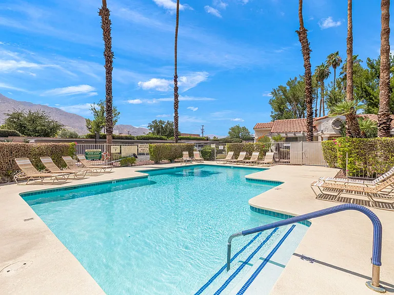 505 S Farrell Dr #D20 — Photo 29