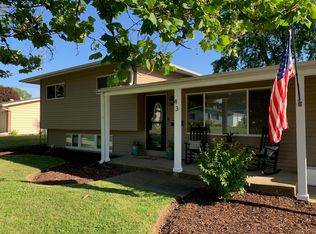 43 Circle Dr E, Montgomery, IL 60538