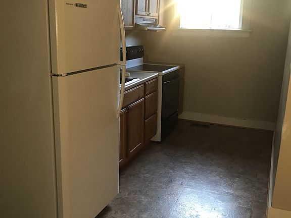 3rd image of 3121 Maryland Ave