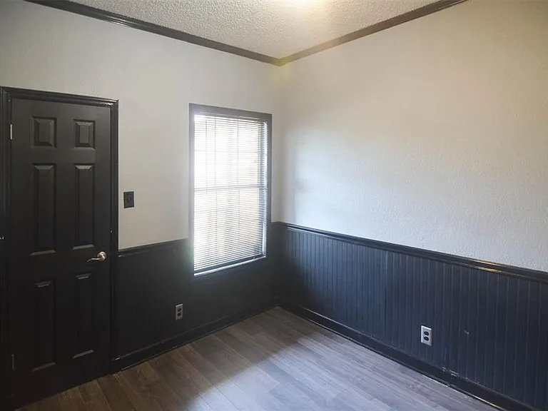 16402 Malden Dr — Photo 23