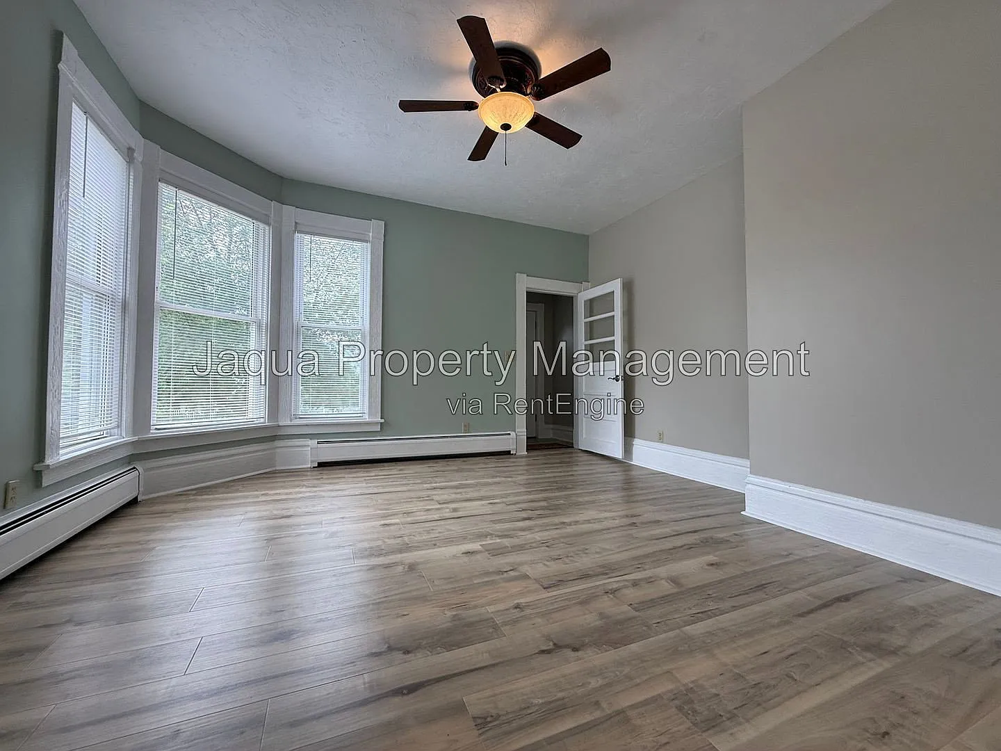 3 bed, 1.5 bath, 1500 sqft, $1,695 — Photo 4