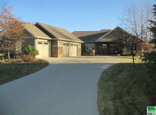 2412 E 3rd St, Sheldon, IA 51201