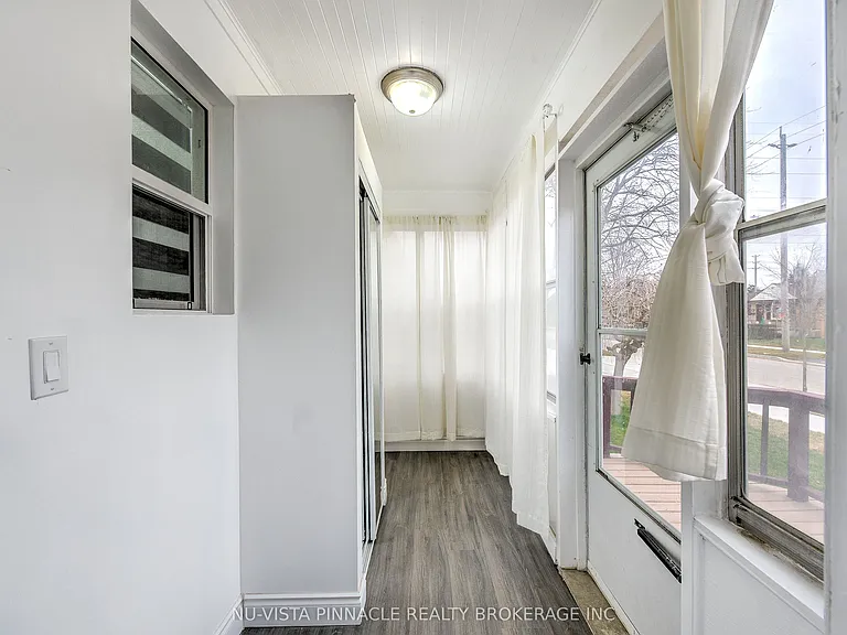 1632 Churchill Ave — Photo 6