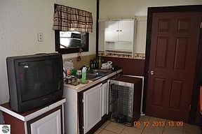 5th image of 205 E Railroad St