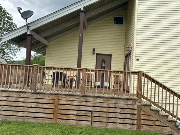145 9th Ave, South Charleston, WV 25303