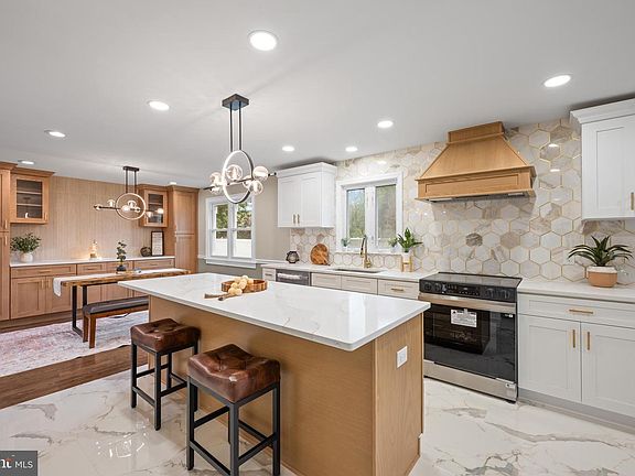 5th image of 14 Stonebridge Rd
