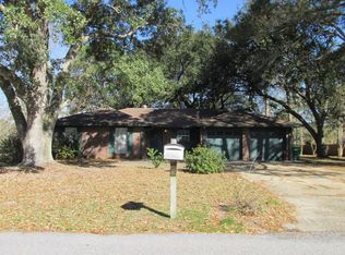 218 Glen Eagles Dr, Ocean Springs, MS 39564