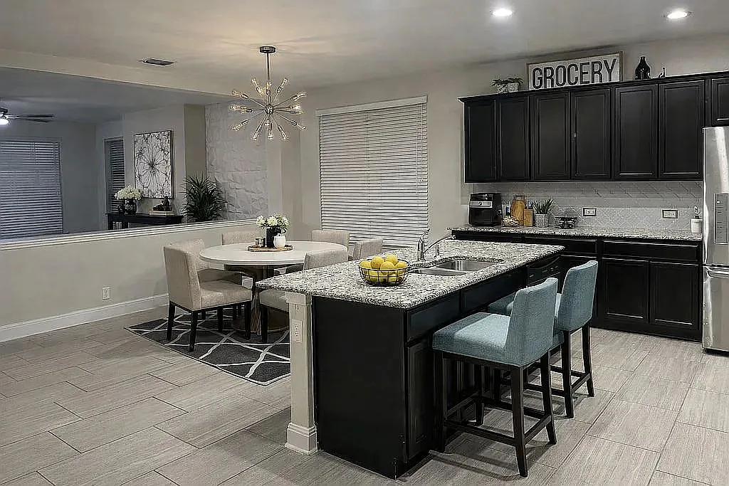 4 bed, 3.5 bath, 3530 sqft, $2,800 — Photo 4