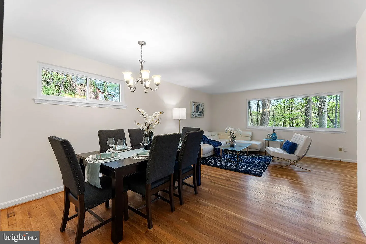 Updated 4BR/3BA Home in Kings Park Over Acre Lot — Photo 3