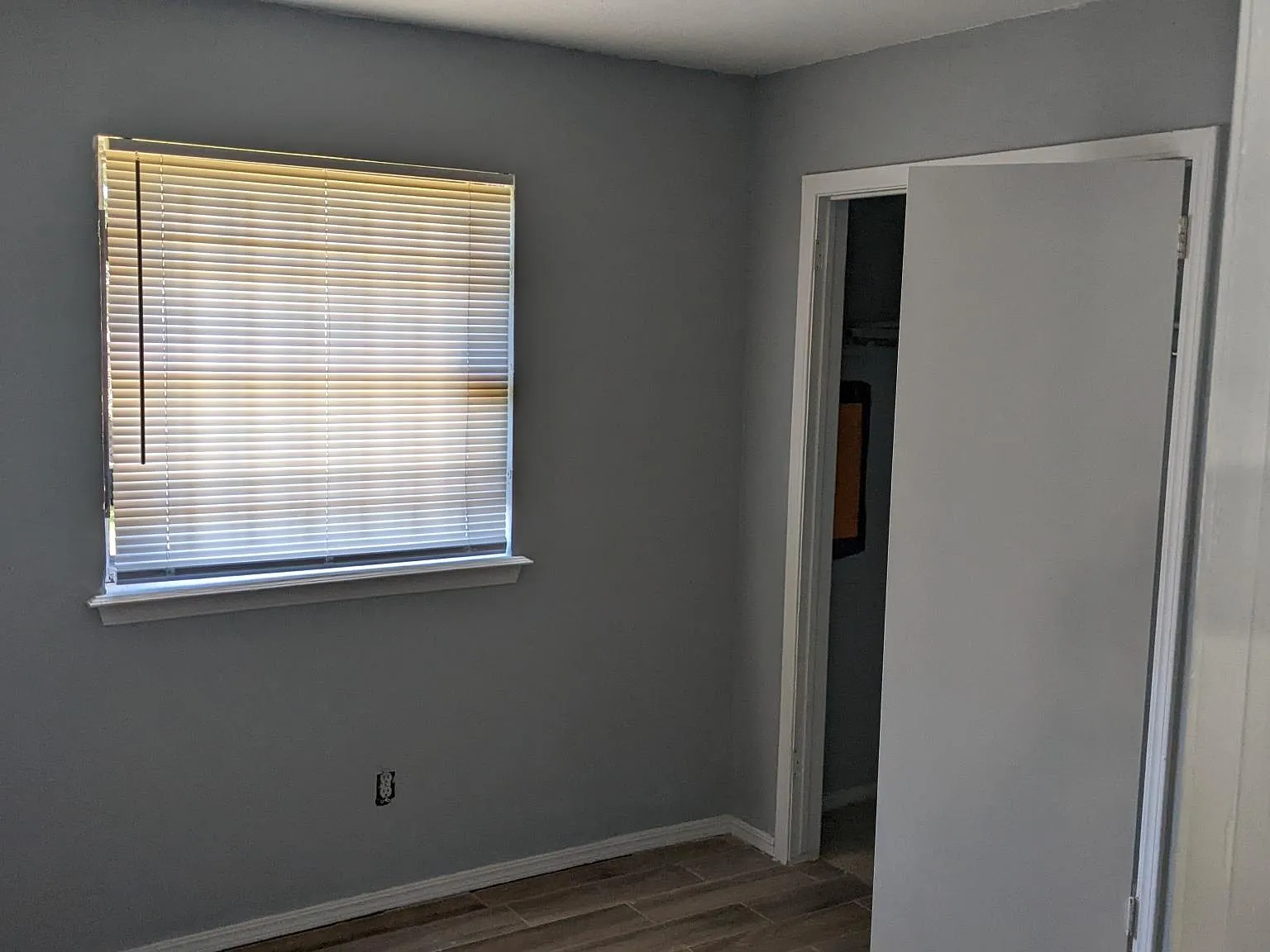 3 bed, 1.5 bath, 1100 sqft, $1,200 — Photo 2