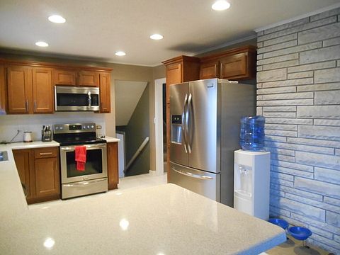 4th image of 62 Grandview Ave