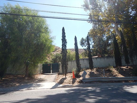 3rd image of 9848 Sunland Blvd