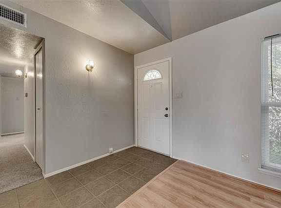 4th image of 2517 Western Dr