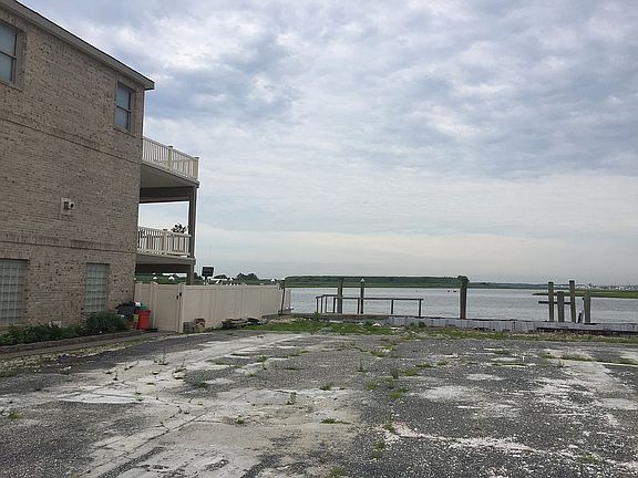 5th image of 6110 Park Blvd