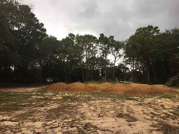4th image of 1 Acre Greenleaf Dr
