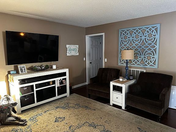 5th image of 110 Jerri Ann Dr