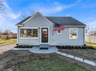 296 Fairfax Rd, Vermilion, OH 44089