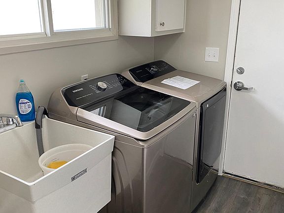 2nd image of 352 Lytle Pl