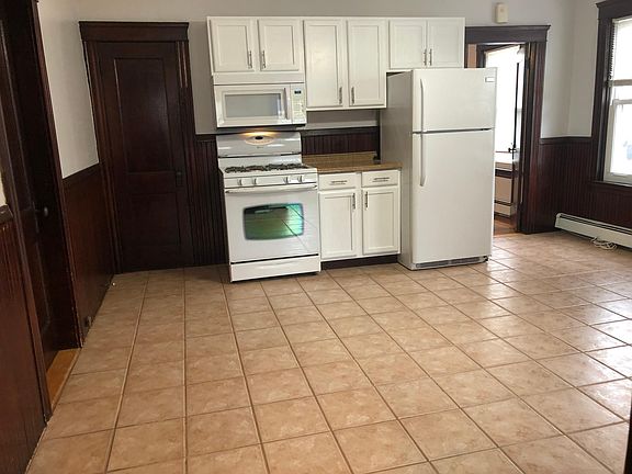 Large eat-in kitchen