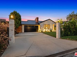 14537 Hesby St, Sherman Oaks, CA 91403