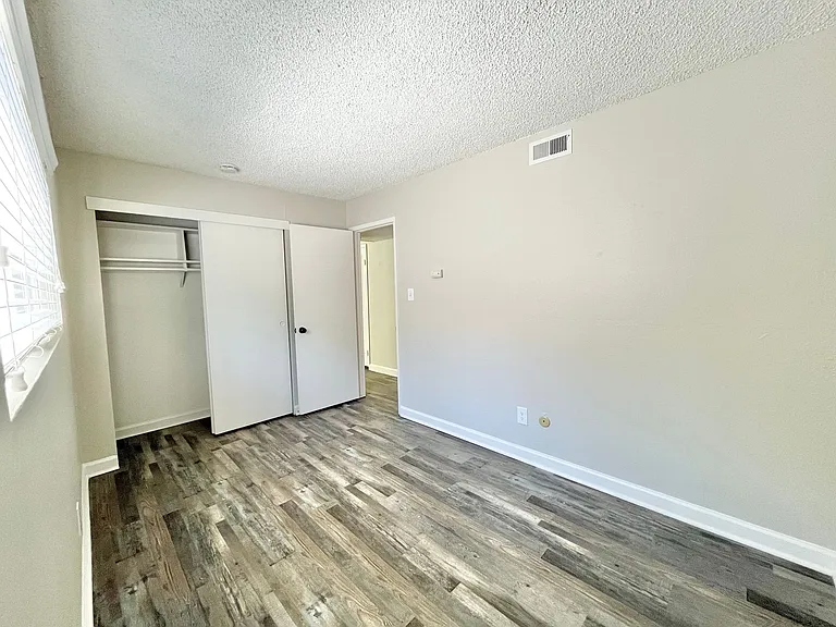 615 24th Street — Photo 11