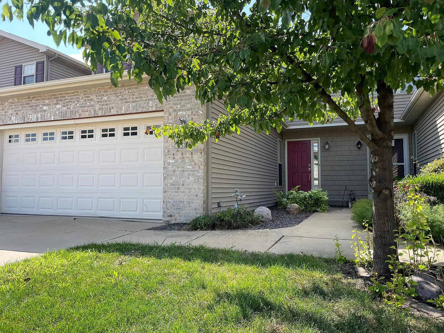2519 Pembrook Point photo 1