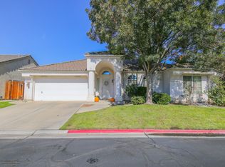 1086 E Manhattan Ave, Fresno, CA 93720
