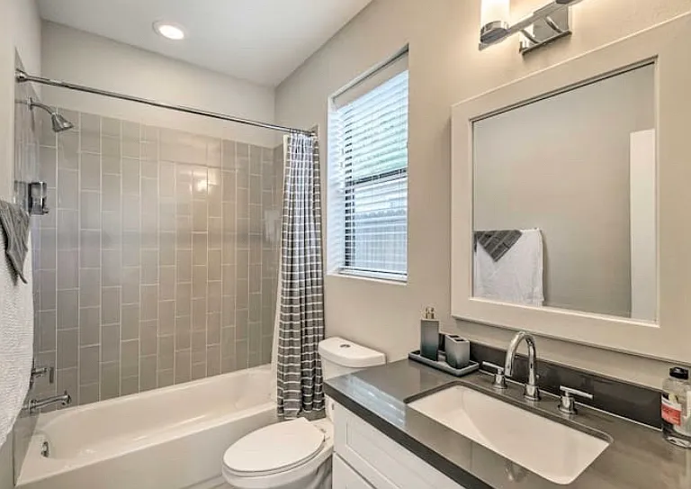2403C Everett St #C — Photo 16