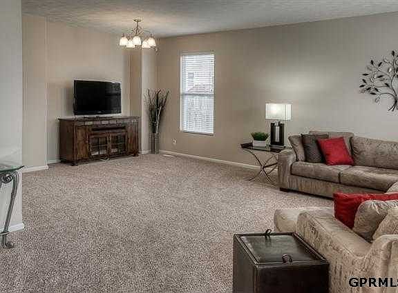 5th image of 1104 Stony Point Dr