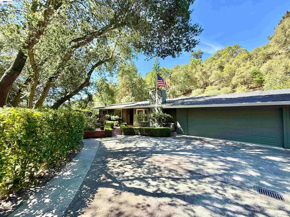 516 Moraga Way, Orinda, CA 94563