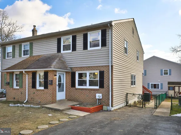 302 Melling Ave, Marcus Hook, PA 19061