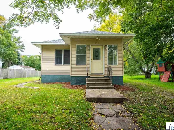 305 N Secor St, Bricelyn, MN 56014