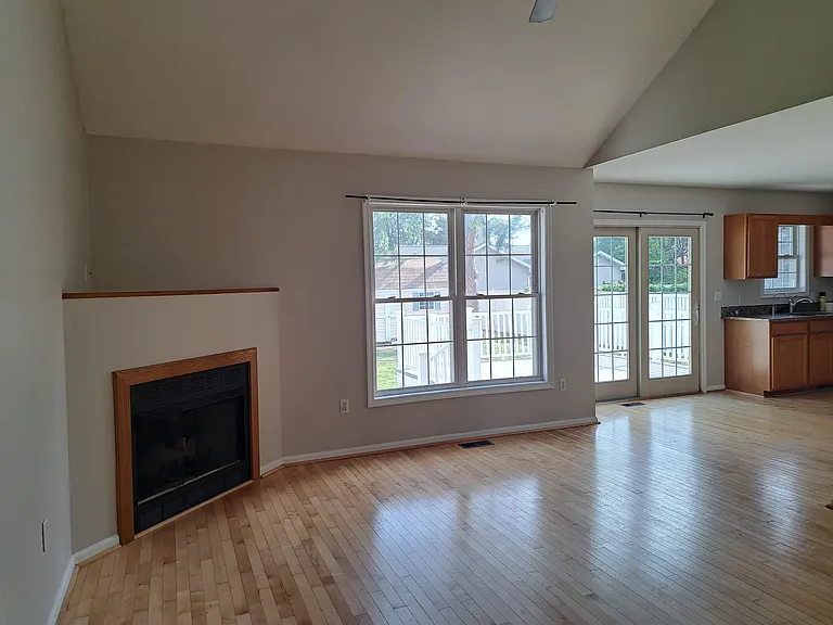 107 Strawberry Way — Photo 5