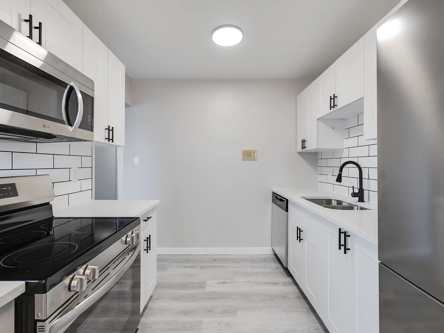 Westwood Apartments — Photo 1