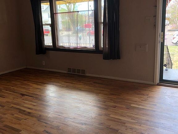 2nd image of 514 E Evans Ave