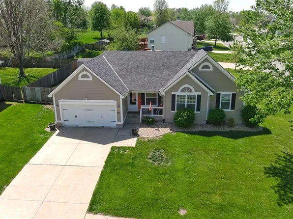 901 Minnie Ave, Belton, MO 64012