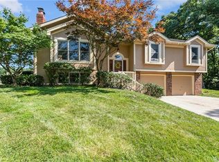 2405 NE 34th Ct, Kansas City, MO 64116