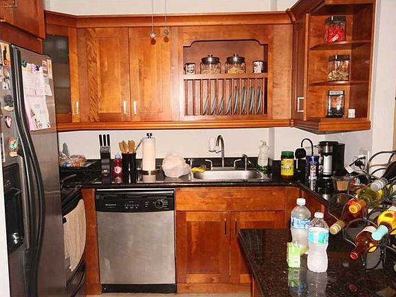 4th image of 7441 Wayne Ave APT 14I