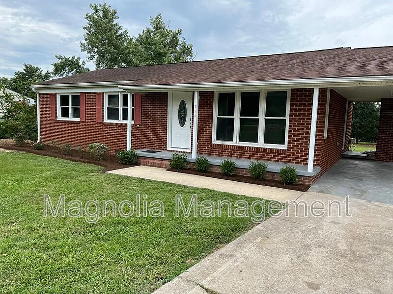 3 bed, 2.0 bath, $1,500 — Photo 1