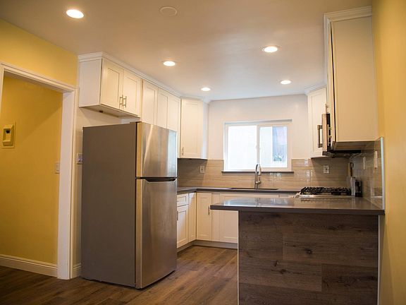 3rd image of 1928 W 25th St APT 5
