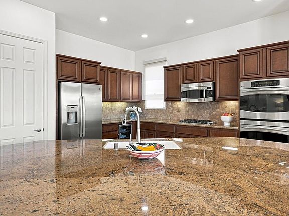5th image of 61405 Living Stone Dr