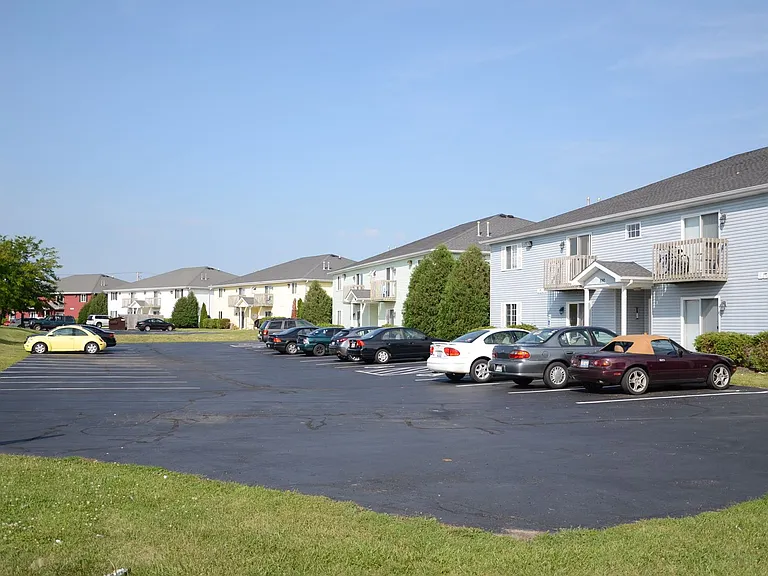 944 Fotis Dr — Photo 10